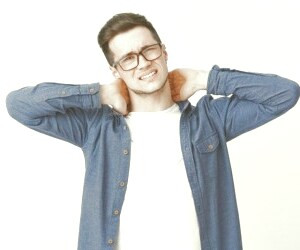 بهبود گردن و درمان آسان دردهای شدید گردن با تمرینات ورزشی