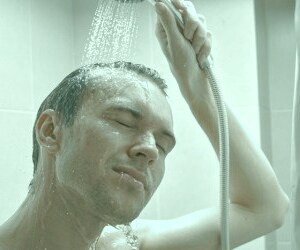 حمام کردن در هوای سرد پاییز و زمستان: نکات مهمی که باید رعایت کنید