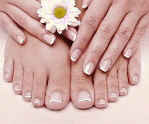 مراقبت و تقویت ناخن با روش‌های طب سنتی