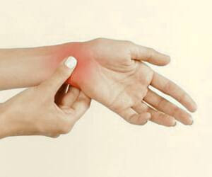 علت‌ها و نشانه‌های هشداردهنده روماتیسم: آشنایی با بیماری رماتیسم