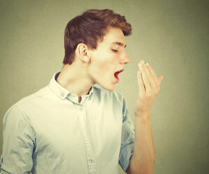 بوی خاص دهان: نشانه‌ای از بیماری کلیه