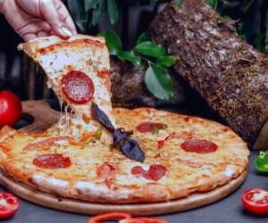 عوارض مصرف پیتزا برای کدام افراد بیشتر است؟