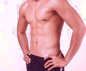 روش‌های کوچک کردن سینه مردانه در خانه + دستورالعمل