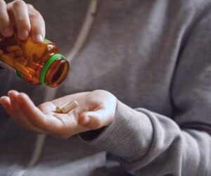 استفاده از داروی کورتیزون: عوارض و تفاوت آن با هیدروکورتیزون