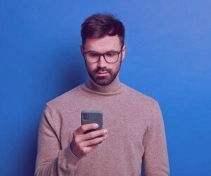 گوشی‌های همراه و تأثیرات منفی آن‌ها بر سلامت کاربران