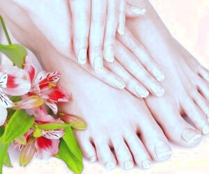 10 ماسک طبیعی و گیاهی برای روشن کردن و جوانسازی دست‌ها و پاها