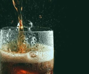 نوشابه کوکاکولا | تأثیرات منفی کوکا کولا بر سلامت بدن