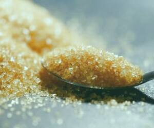 خواص شکر قهوه‌ای برای پوست و بدن: 100% مفید و عوارض آن