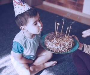 خطرات خاموش کردن شمع تولد را جدی بگیرید!