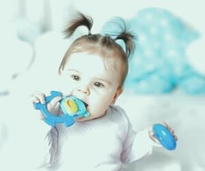 کودکان و تمایل به خوردن اسباب بازی‌ها