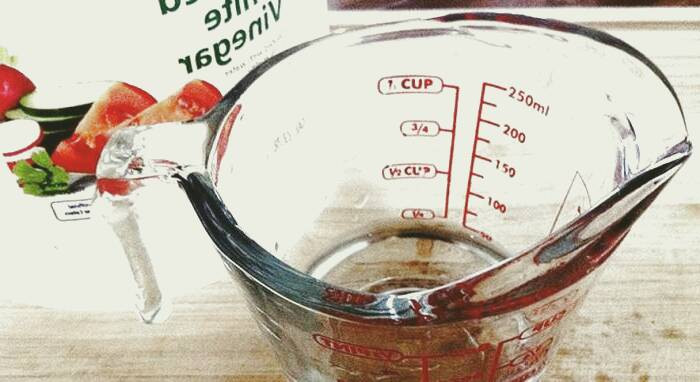 سرکه سیب و آب مقطر