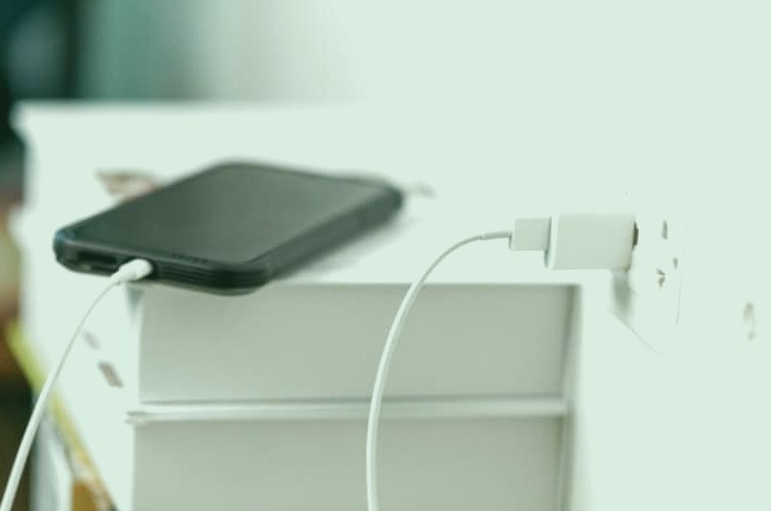 شارژ کردن موبایل