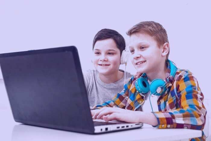 کار با لپ تاپ