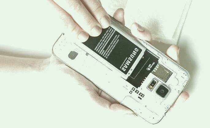 موبایل در آب افتاده