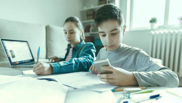 گوشی دانش آموزی