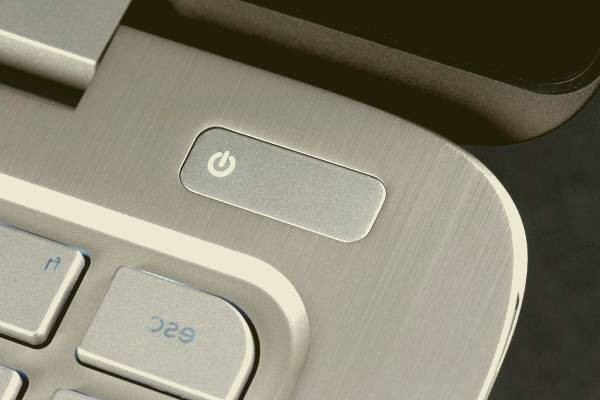 خاموش نشدن کامپیوتر