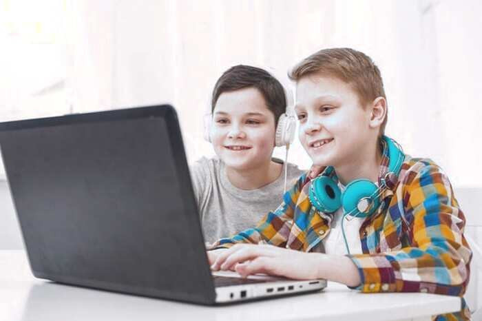 کار با لپ تاپ