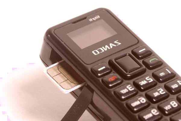 عکس کوچکترین گوشی دنیا  کوچکترین گوشی دنیا