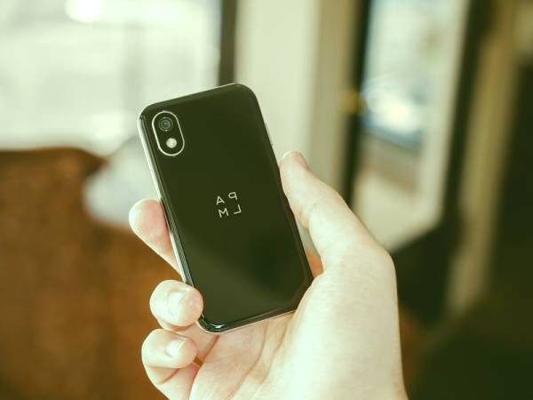 اسمارت فون به روز و مدرن پالم با نمایشگر 3.3 اینچی معرفی شد PALM