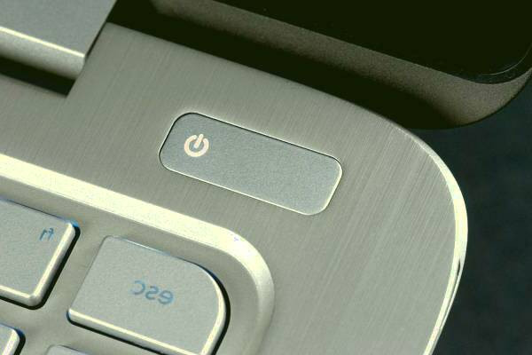 خاموش نشدن کامپیوتر