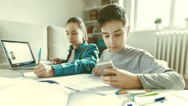 گوشی دانش آموزی