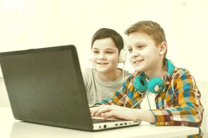 کار با لپ تاپ