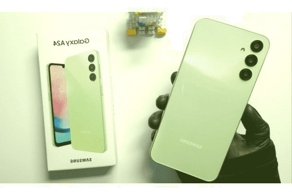 گوشی سامسونگ A24 4G یک گوشی میان رده با صفحه نمایش 6.5 اینچی Super AMOLED و رزولوشن 1080 در 2340 پیکسل است که نرخ نوسازی 90 هرتز را ارائه میدهد.